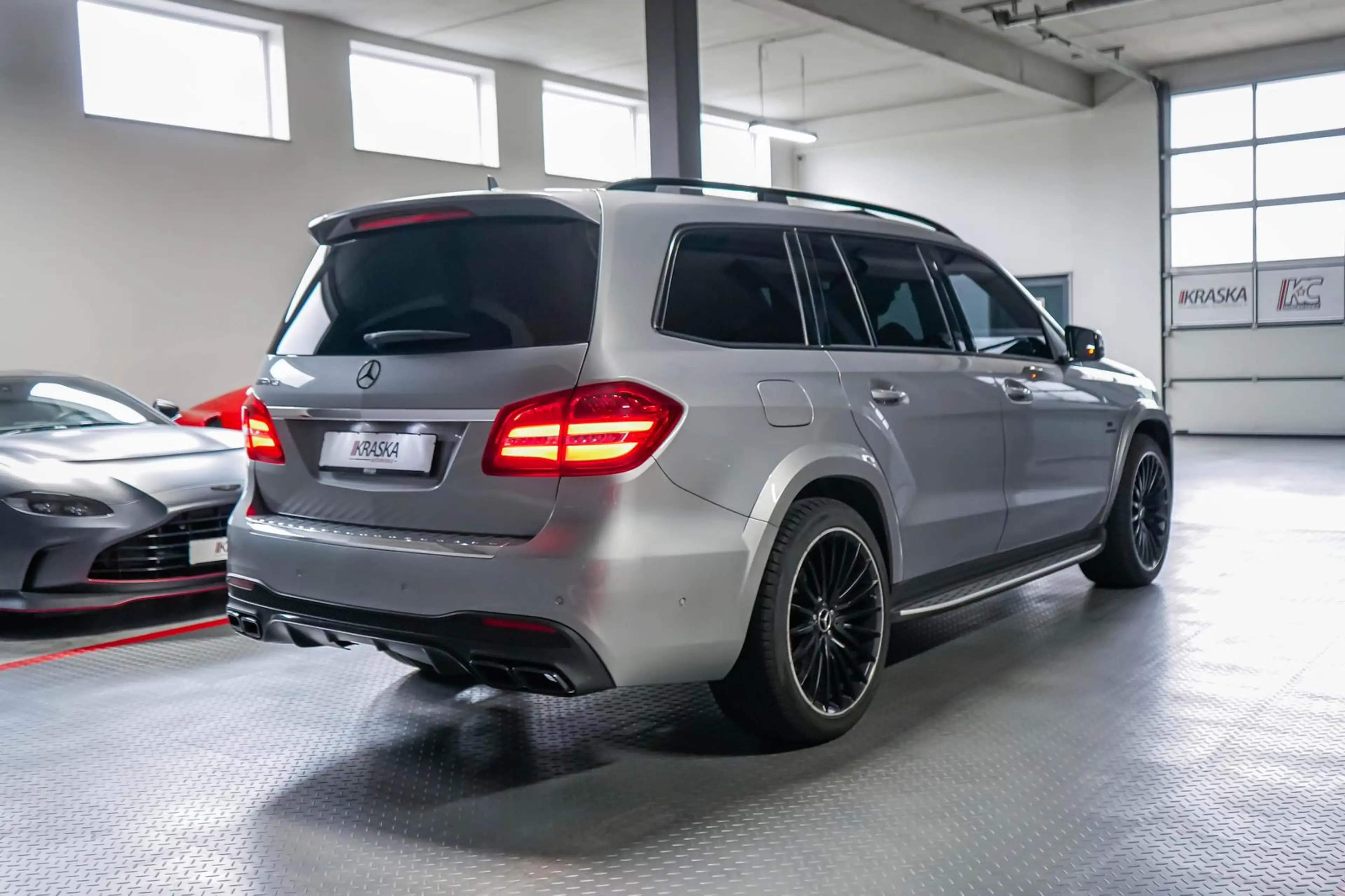 Mercedes-Benz GLS 63 AMG 5.5 V8 4M LED AHK PANO B&O MASSAGE TV — photo 8