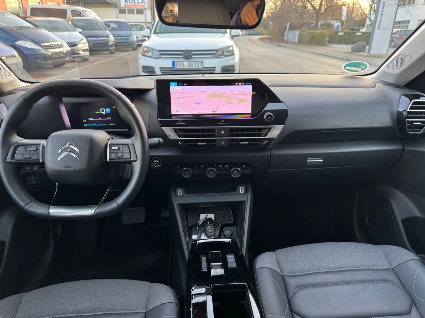 Citroen ë-C4 ë-Shine LED/Key/Leder/Kam/Nav/Kälte&DriveA+ Grau - 2