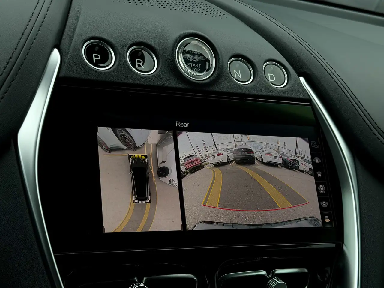 Aston Martin DBX снимка Aston Martin DBX