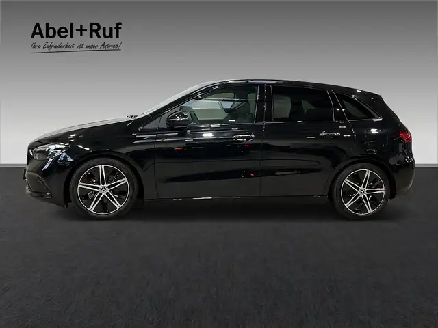 Mercedes-Benz B Class view 4