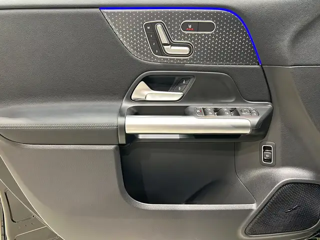 Mercedes-Benz B Class view 13