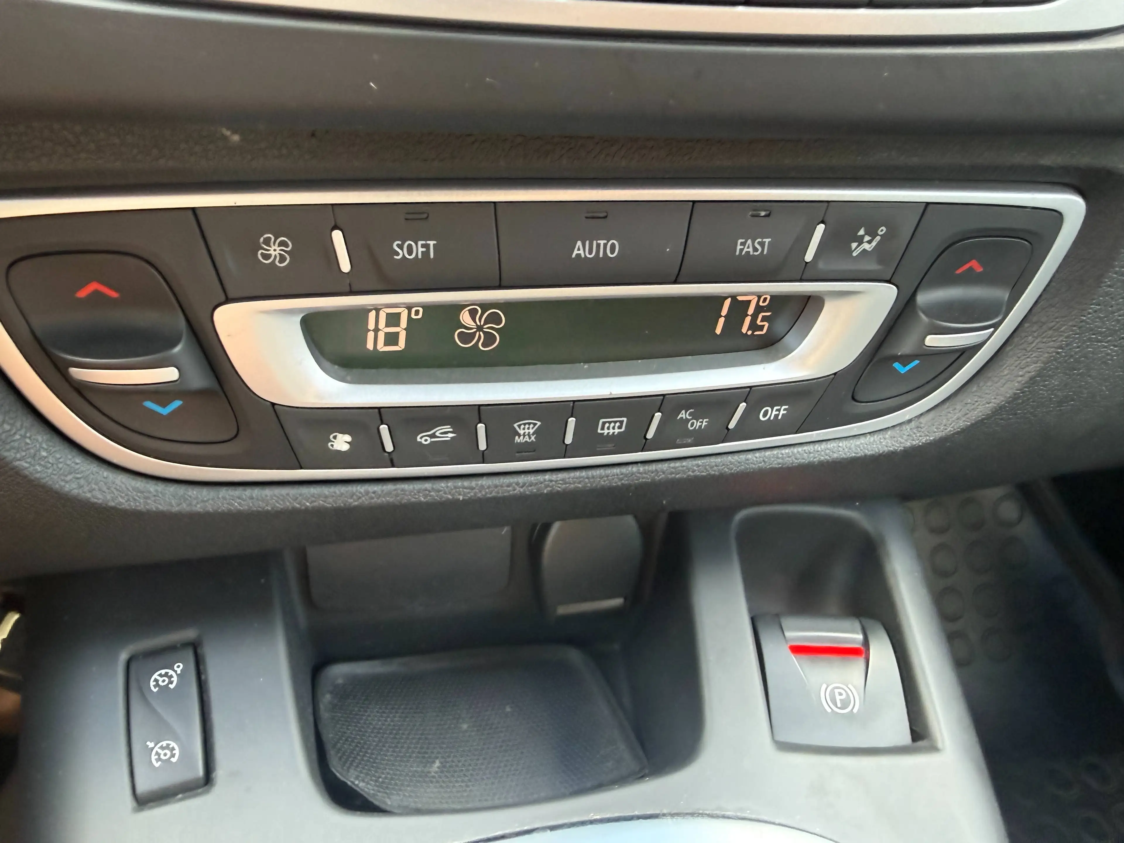 Renault Grand Scenic 1.2 TCe ENERGY Grand Limited+7 SITZE+2. HAND+NAVI+KLIMATRONIK+6 GANG+PDC+SHZ+TÜV:NEU — photo 10