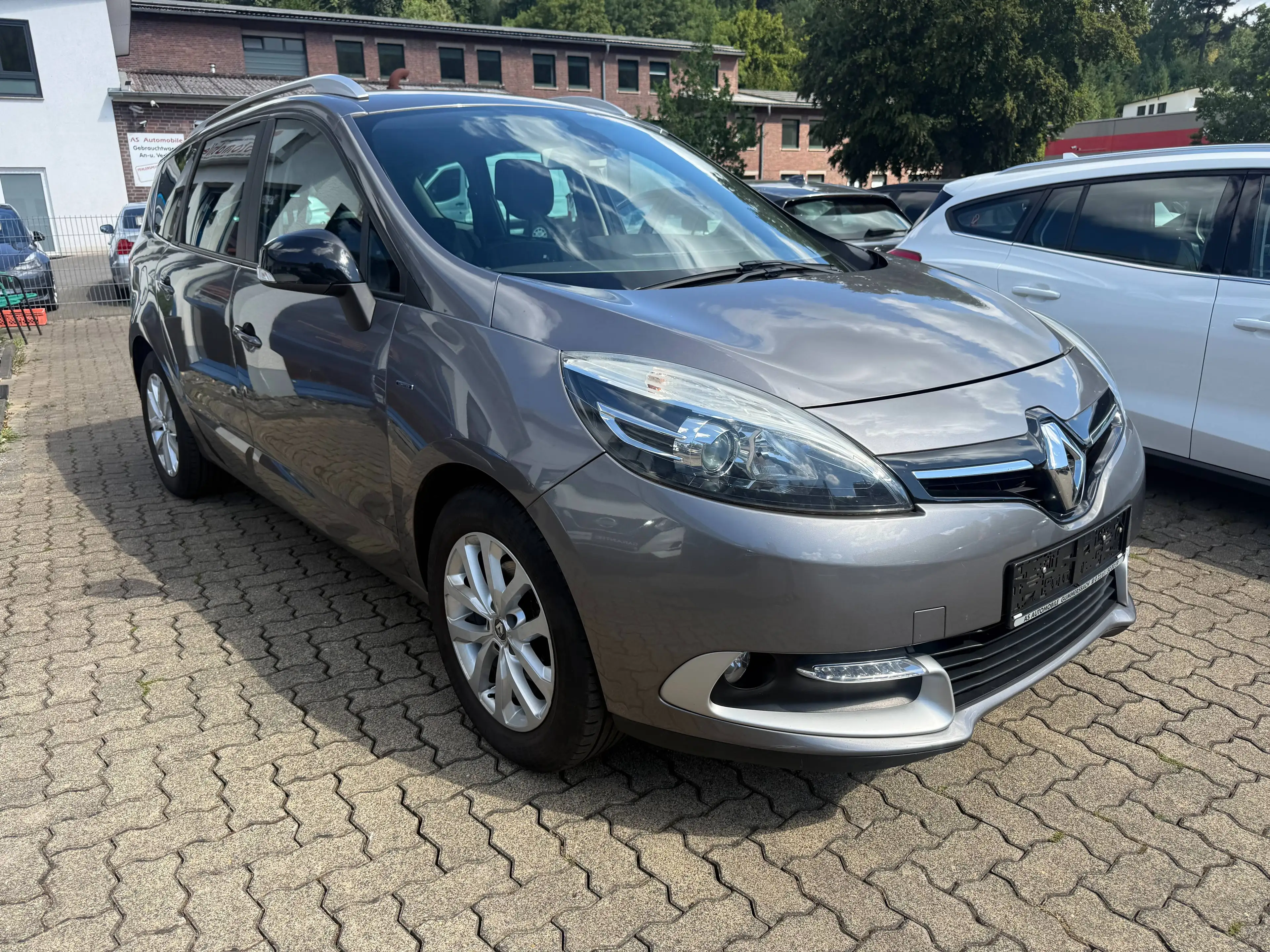 Renault Grand Scenic 1.2 TCe ENERGY Grand Limited+7 SITZE+2. HAND+NAVI+KLIMATRONIK+6 GANG+PDC+SHZ+TÜV:NEU — photo 3