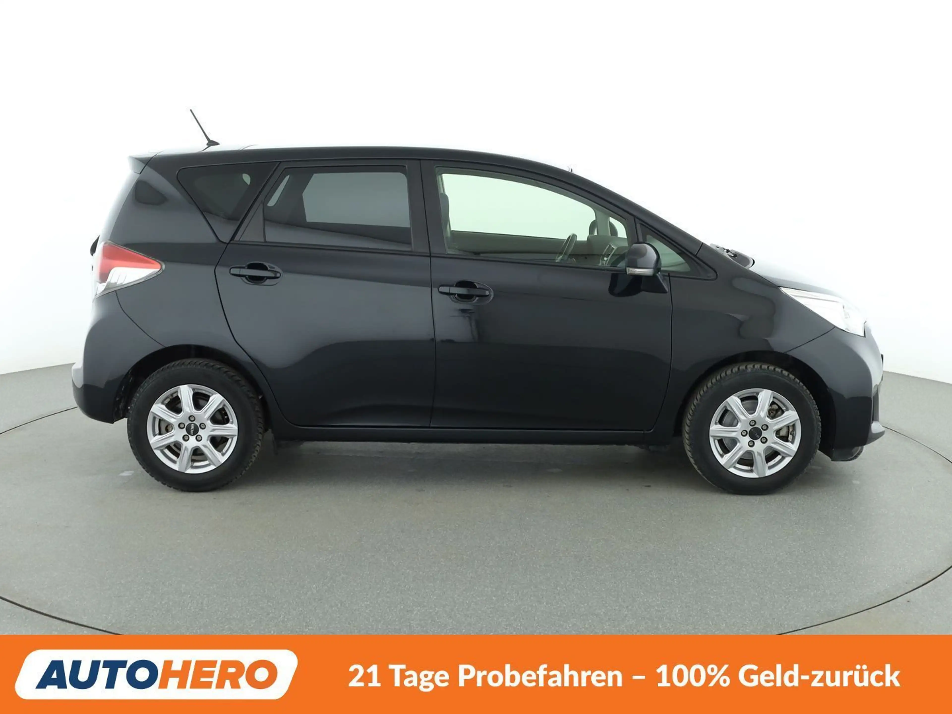 Toyota Verso-S 1.33 Dual VVT-i Life *NAVI*TEMPO*SHZ* — photo 7
