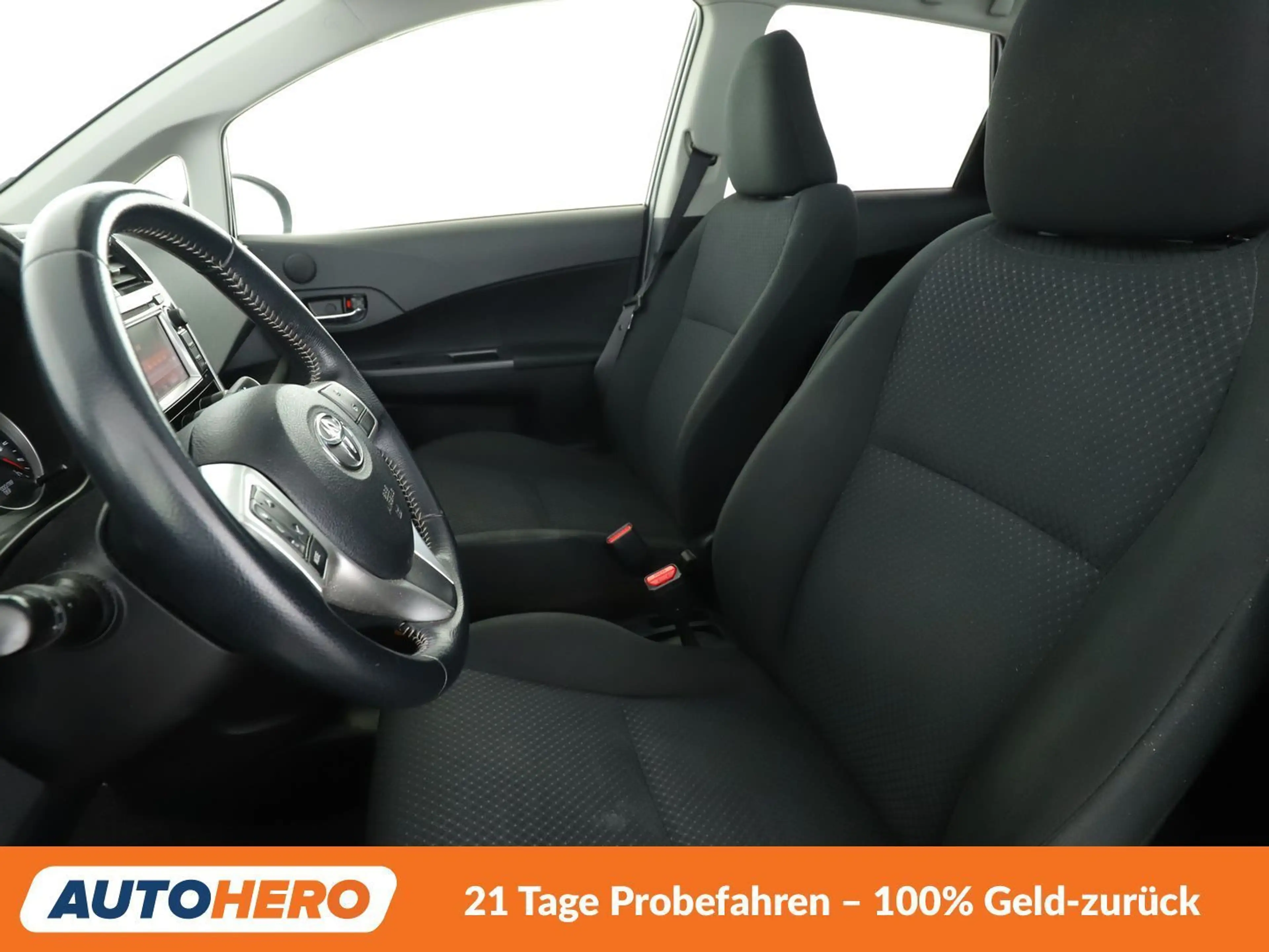 Toyota Verso-S 1.33 Dual VVT-i Life *NAVI*TEMPO*SHZ* — photo 10