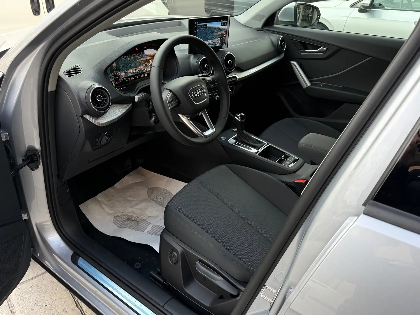 Audi Q2 Q2 35 2.0 tdi Business Advanced quattro s-tronic Argent - 2