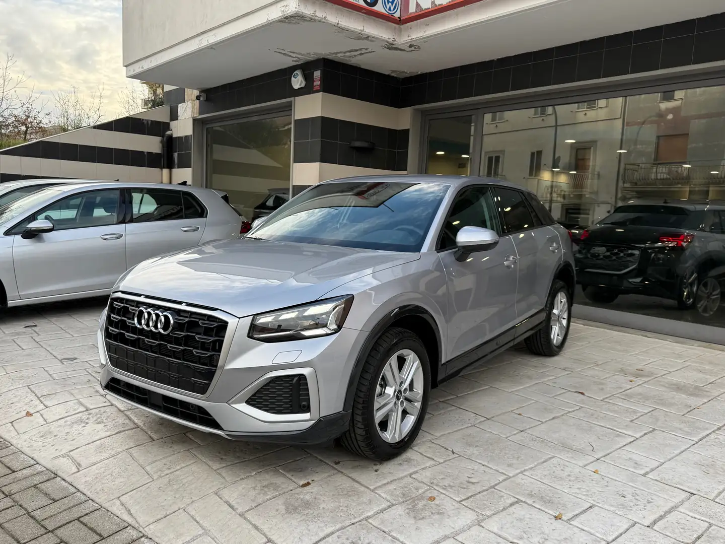 Audi Q2 Q2 35 2.0 tdi Business Advanced quattro s-tronic Argent - 1