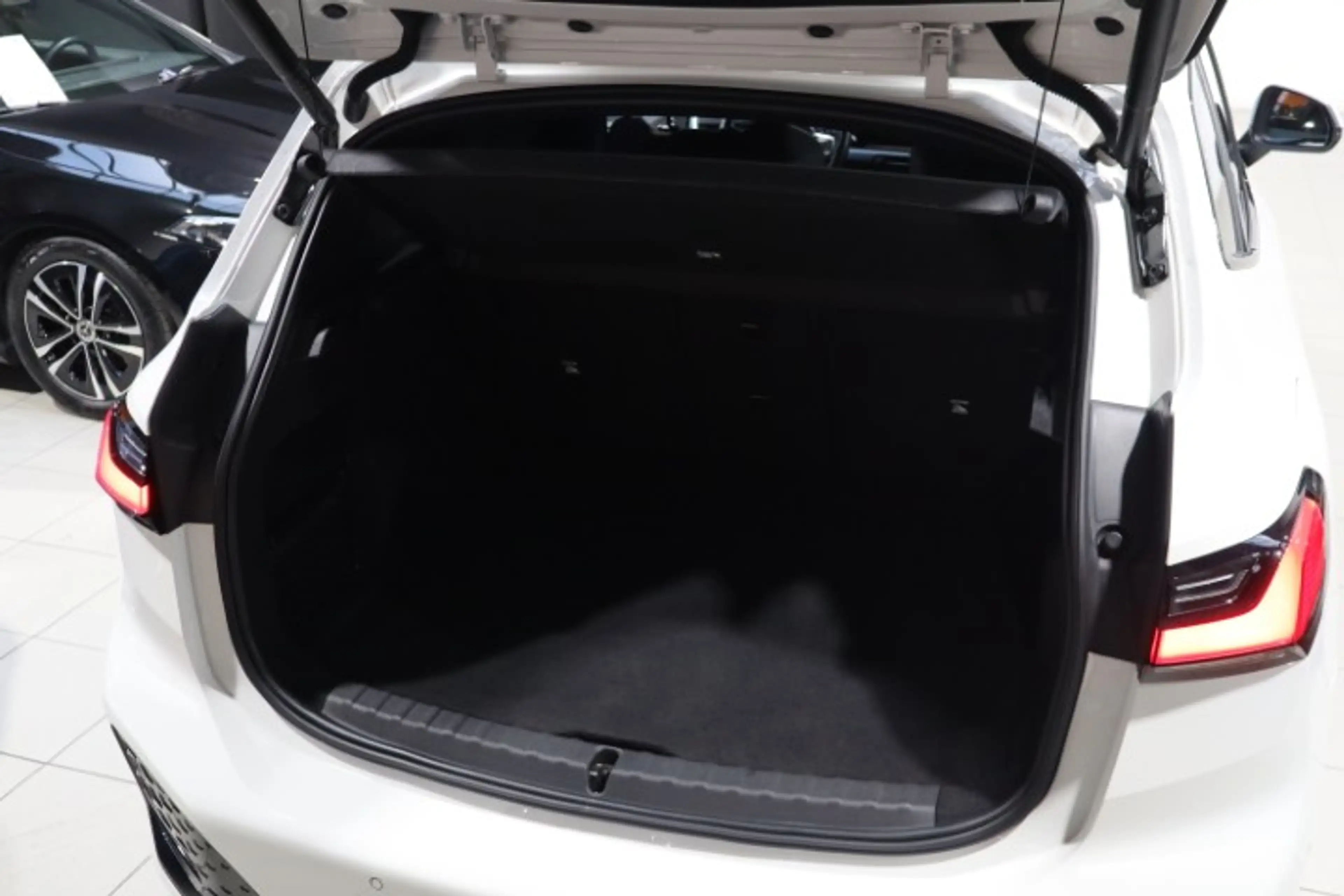 BMW 225 Active Tourer PHEV 225xeA M PACK — photo 11