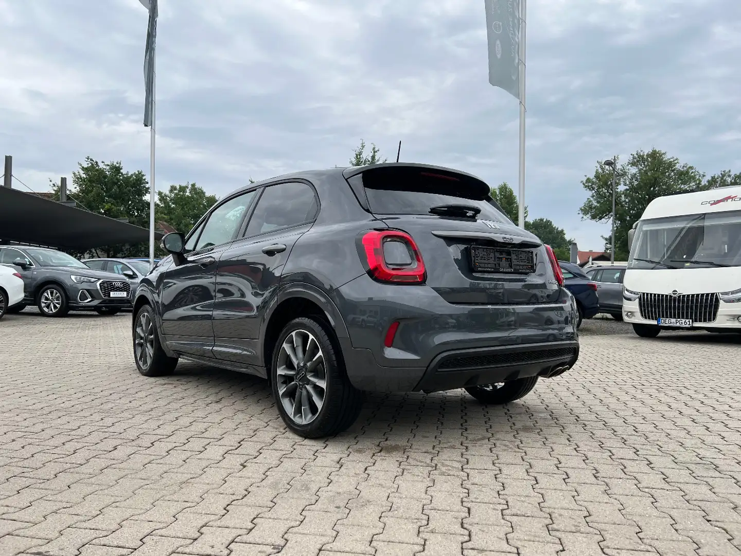 Fiat 500X 1.5 GSE Mild-Hybrid Sport Facelift *LED* Grau - 2