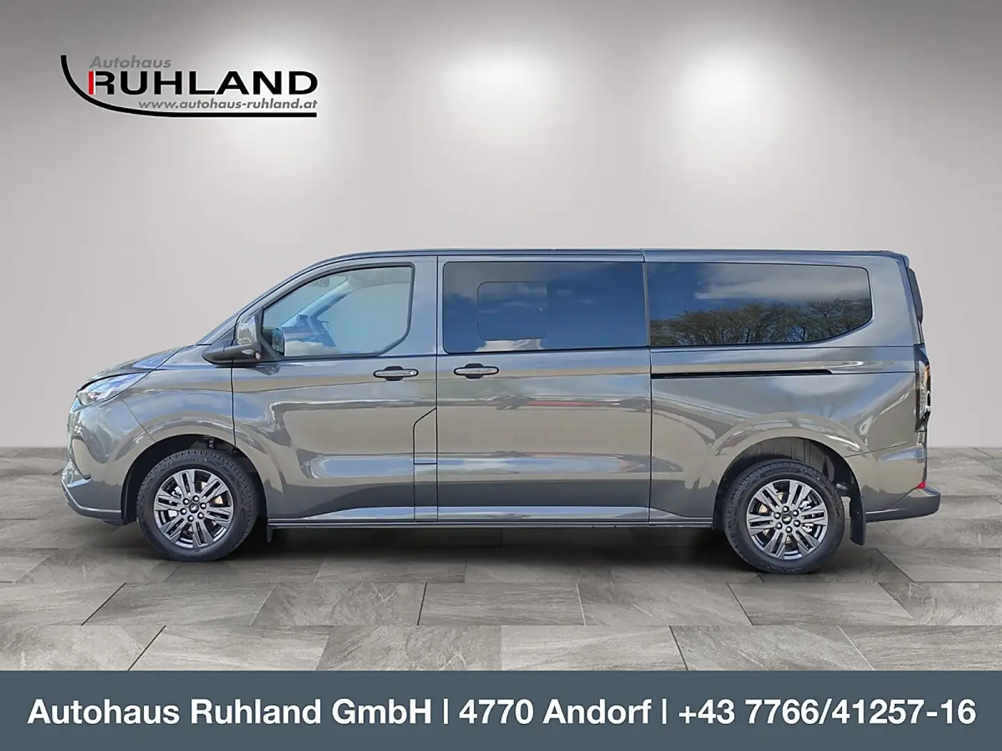 Ford Tourneo Custom Bus 2.5 PHEV 340 L2H1 FWD Titanium Aut. Grau - 2