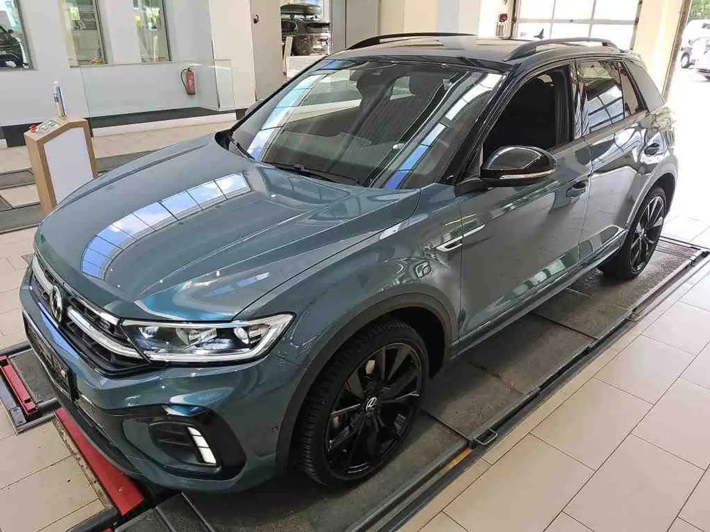 Volkswagen T-Roc R-Line 1.5 TSI Navi RearView IQLight Sitzh. ACC AU Bleu - 2