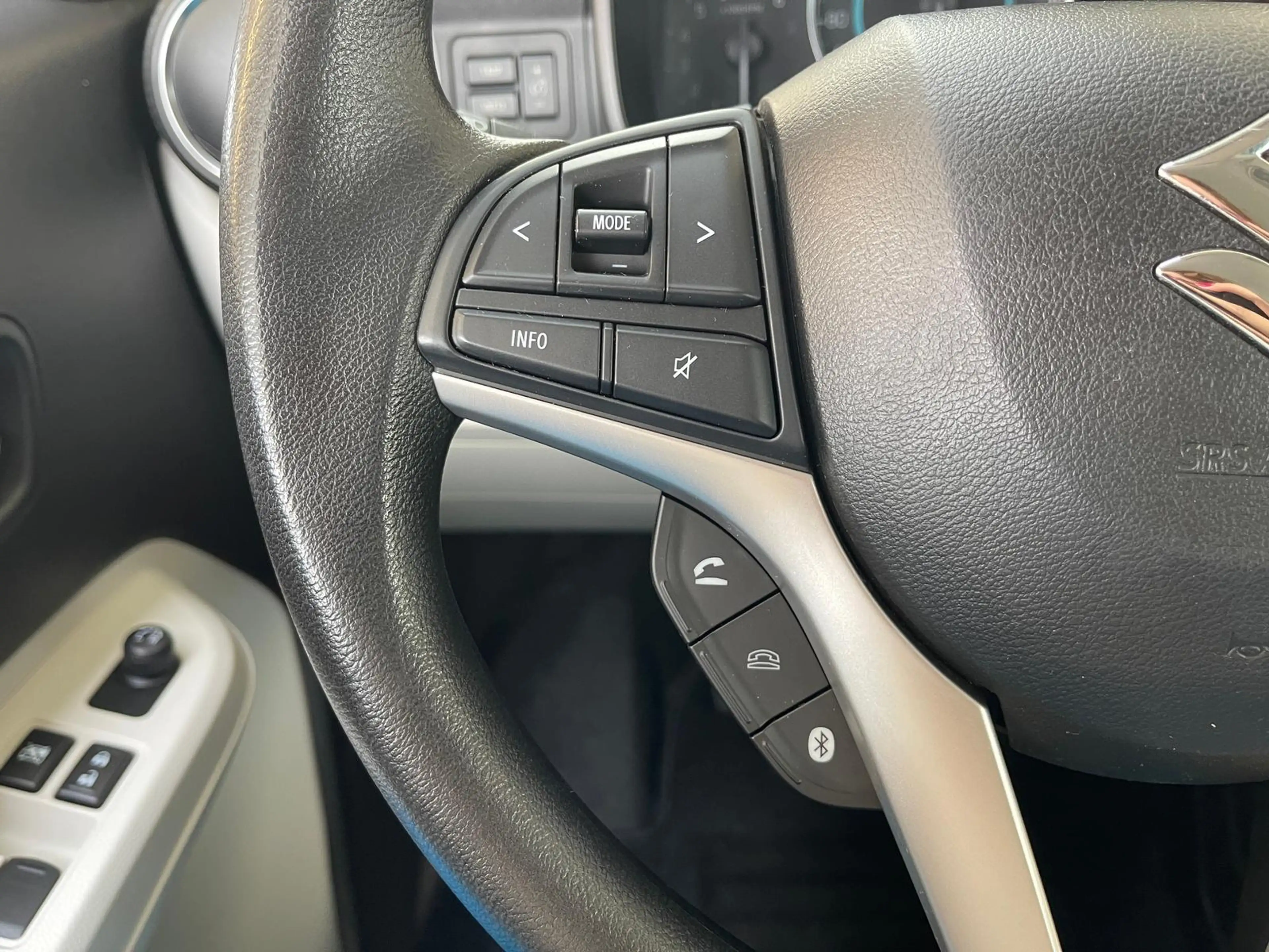 Suzuki Ignis 1.2 SHVS Comfort+Allrad+Kamera+Klima+Touch — photo 12
