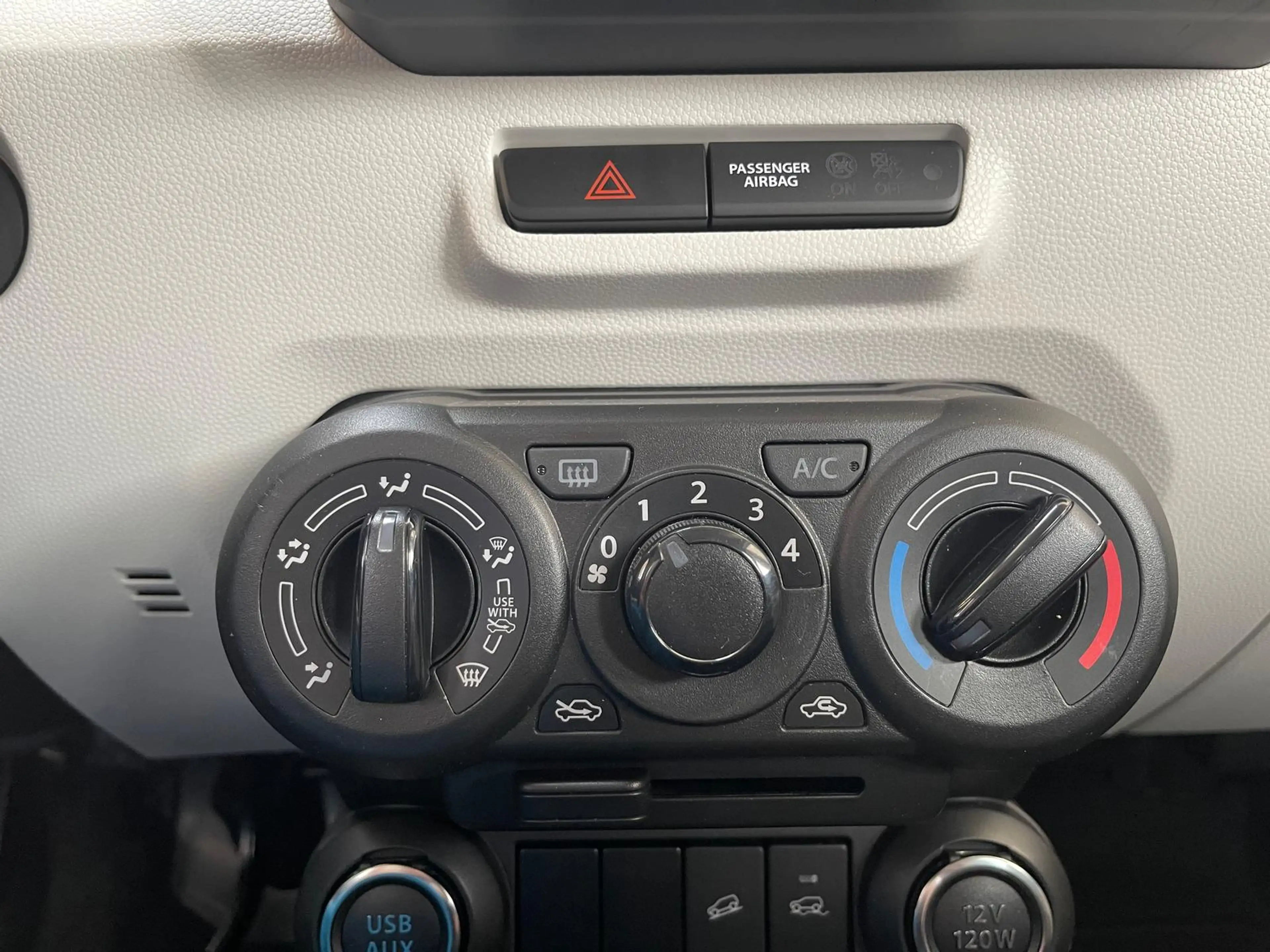 Suzuki Ignis 1.2 SHVS Comfort+Allrad+Kamera+Klima+Touch — photo 15