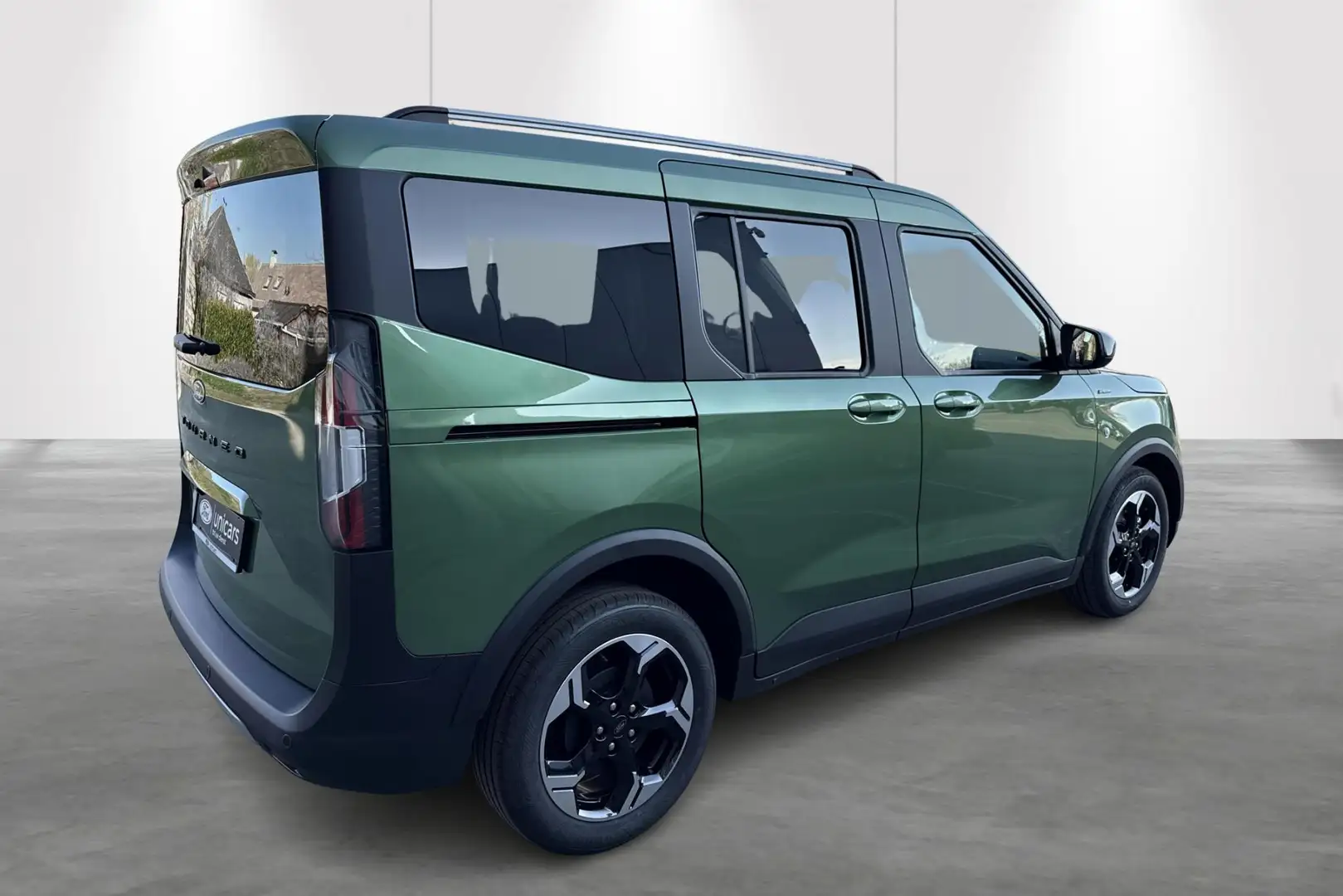 Ford Tourneo Courier 1.0 EcoBoost 92kW Active Grün - 2