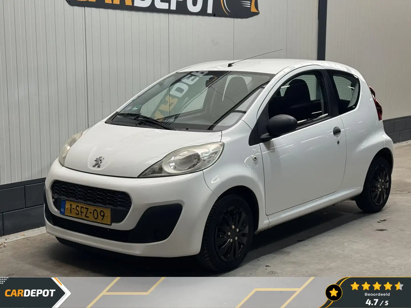 Peugeot 107 1.0 Access Basic Vol Jaar APK Technisch Goed Weiß - 1