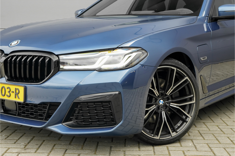 BMW 530 5-serie Touring 530e M-Sport Pano ACC H/K Laser 36 — photo 21