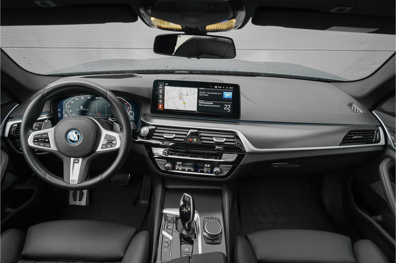 BMW 530 5-serie Touring 530e M-Sport Pano ACC H/K Laser 36 — photo 2