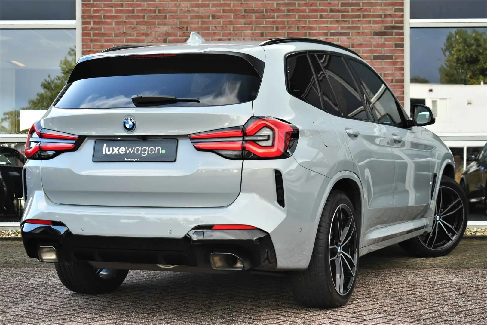 BMW X3 xDrive30e M-Sport Pano ACC M-zetels H/K HUD Brookl Grijs - 2