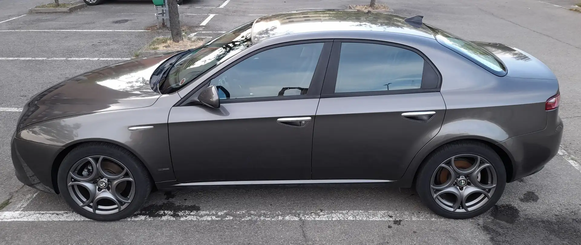 Alfa Romeo 159 159 2.2 jts Distinctive 185cv Grau - 1