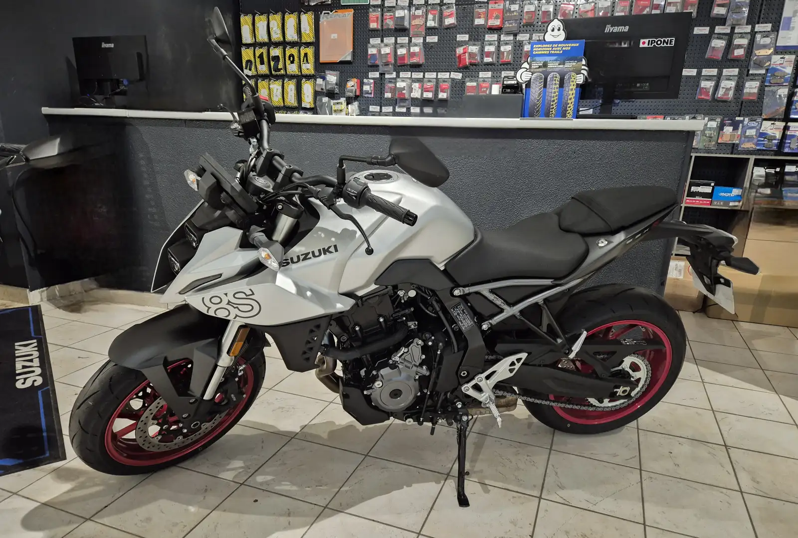 Suzuki GSX 8S Gris - 2