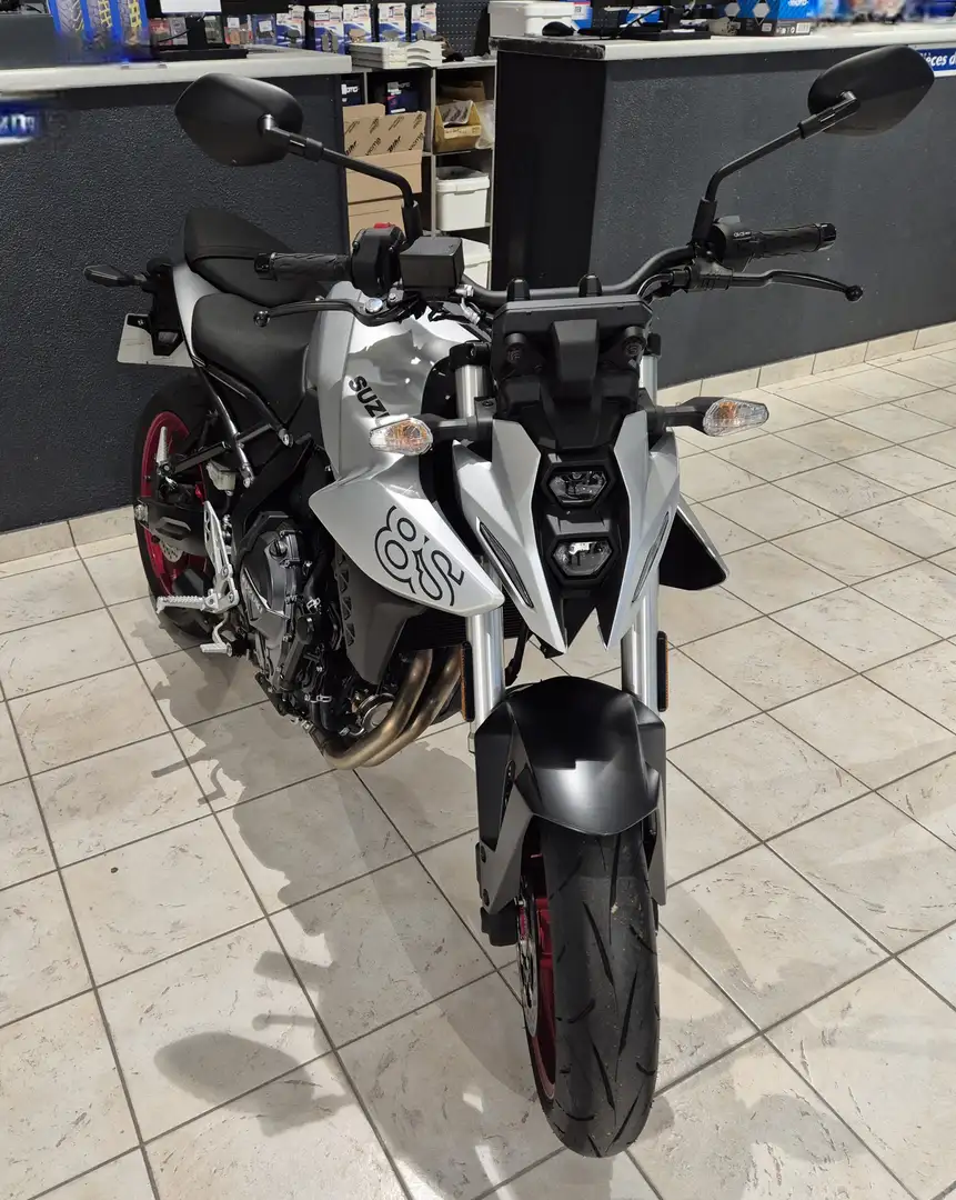 Suzuki GSX 8S Gris - 1