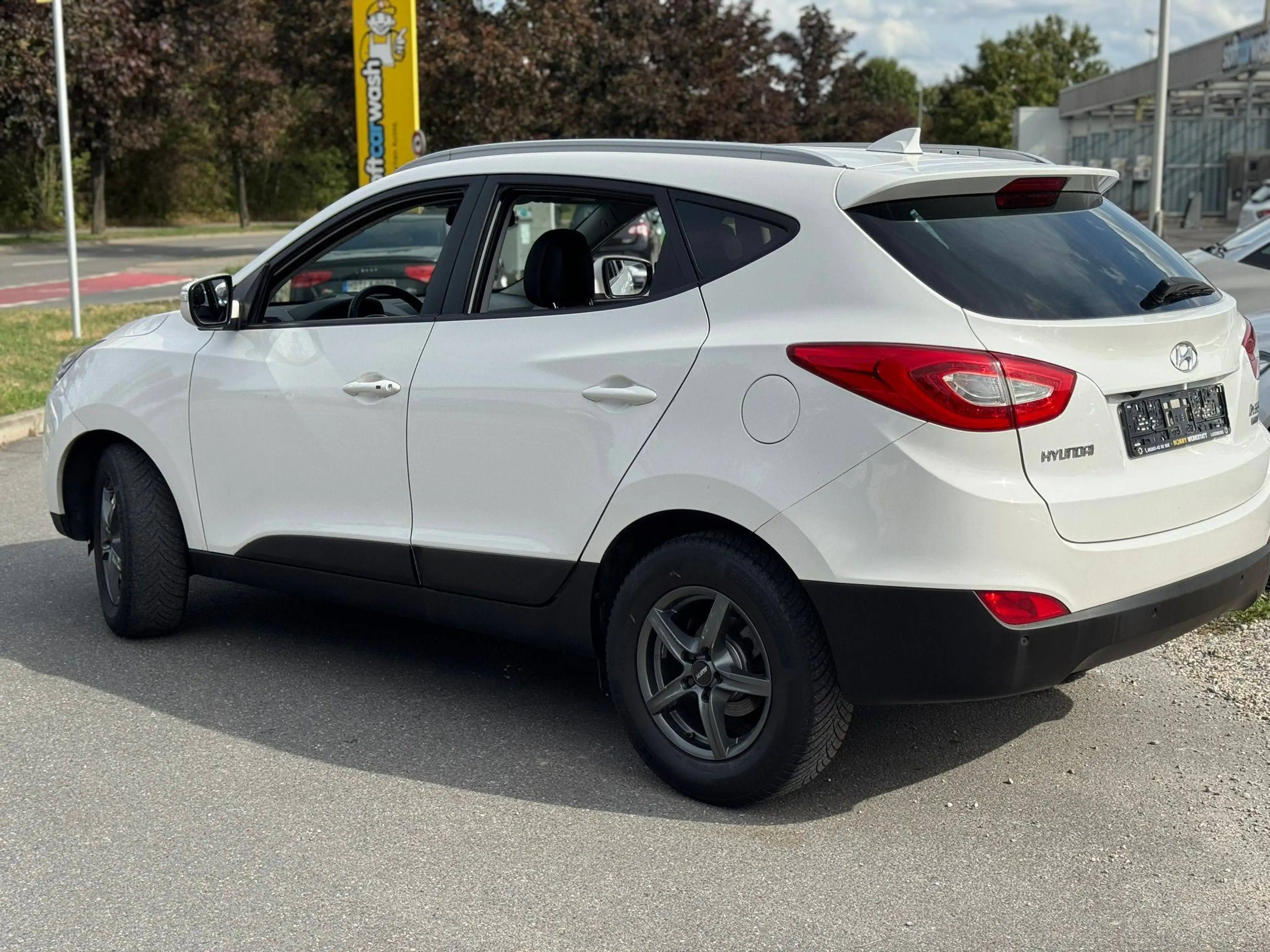 Hyundai iX35 FIFA World Cup Edition 2WD — photo 2