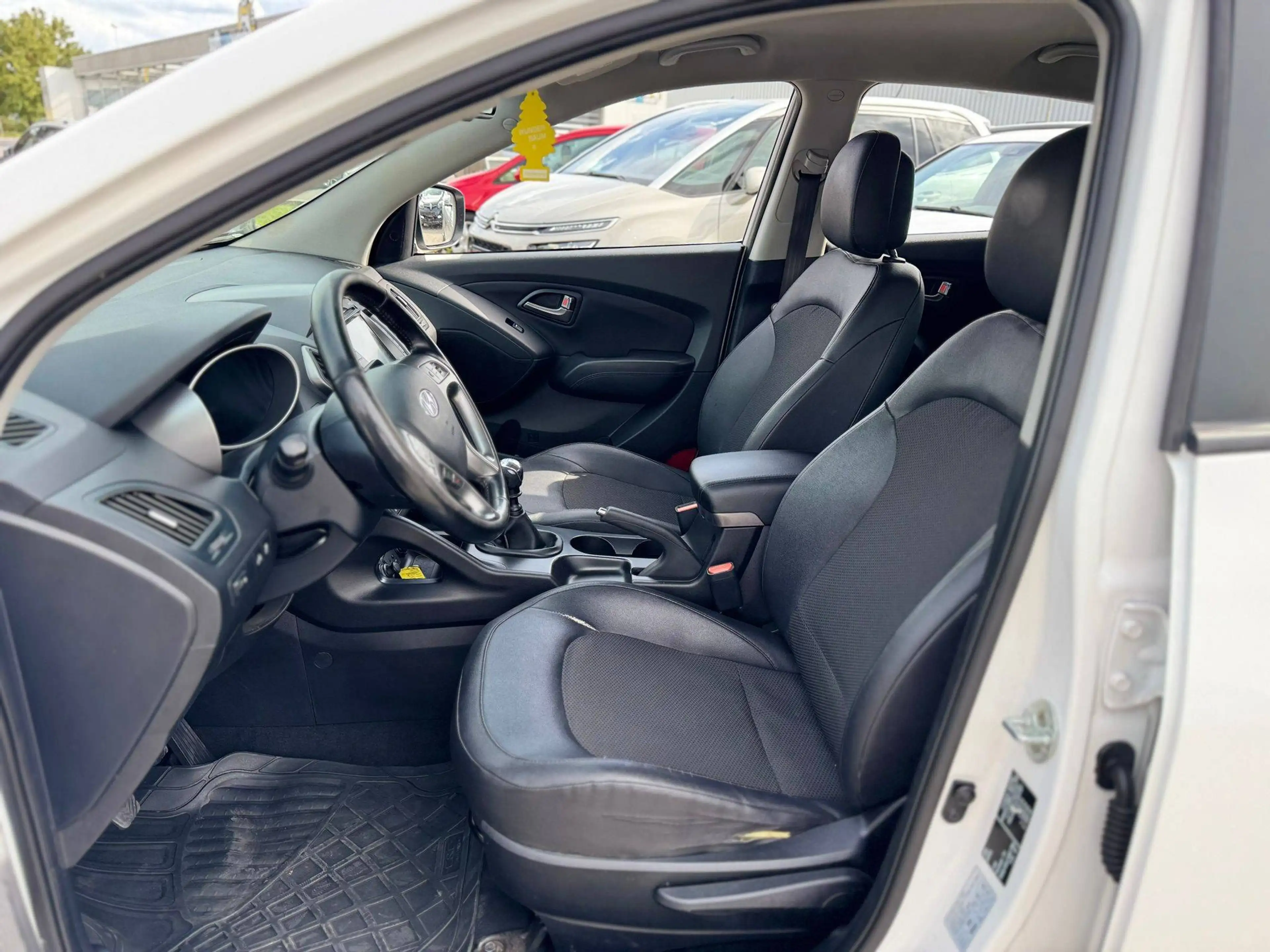 Hyundai iX35 FIFA World Cup Edition 2WD — photo 7