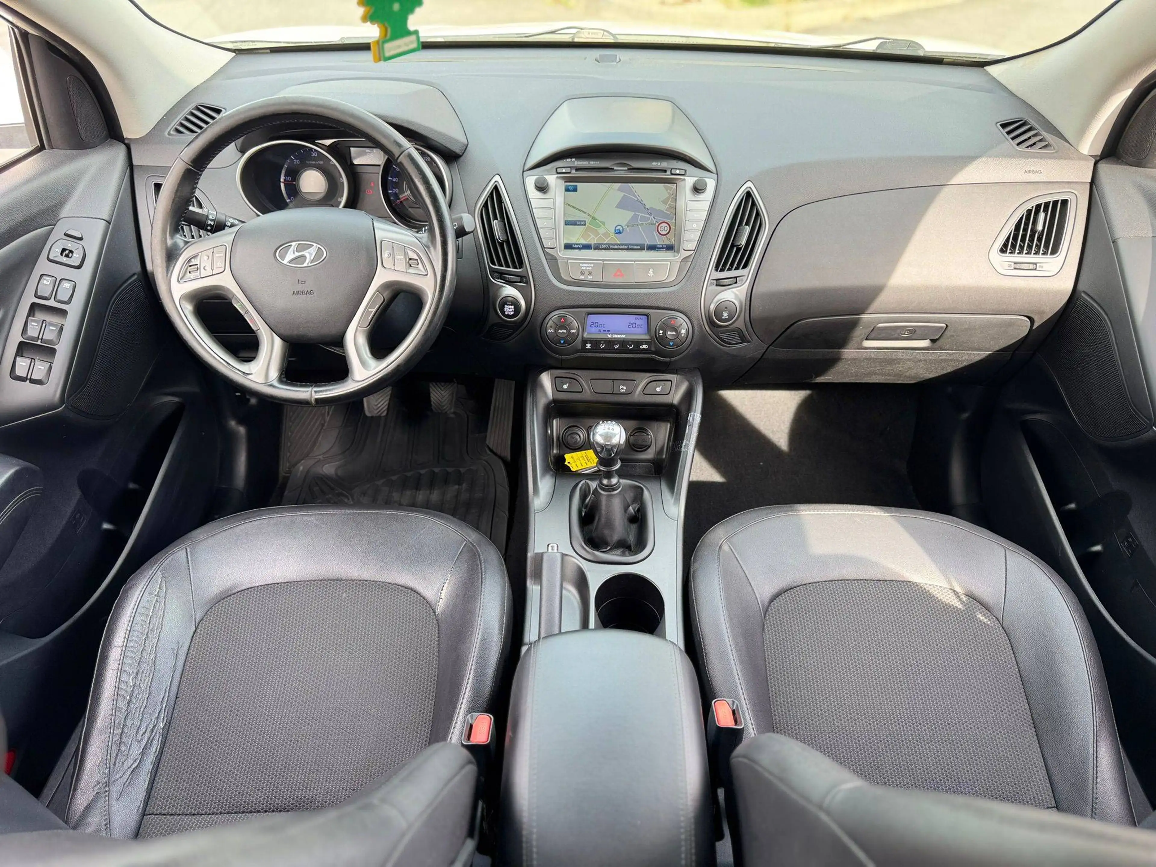 Hyundai iX35 FIFA World Cup Edition 2WD — photo 9