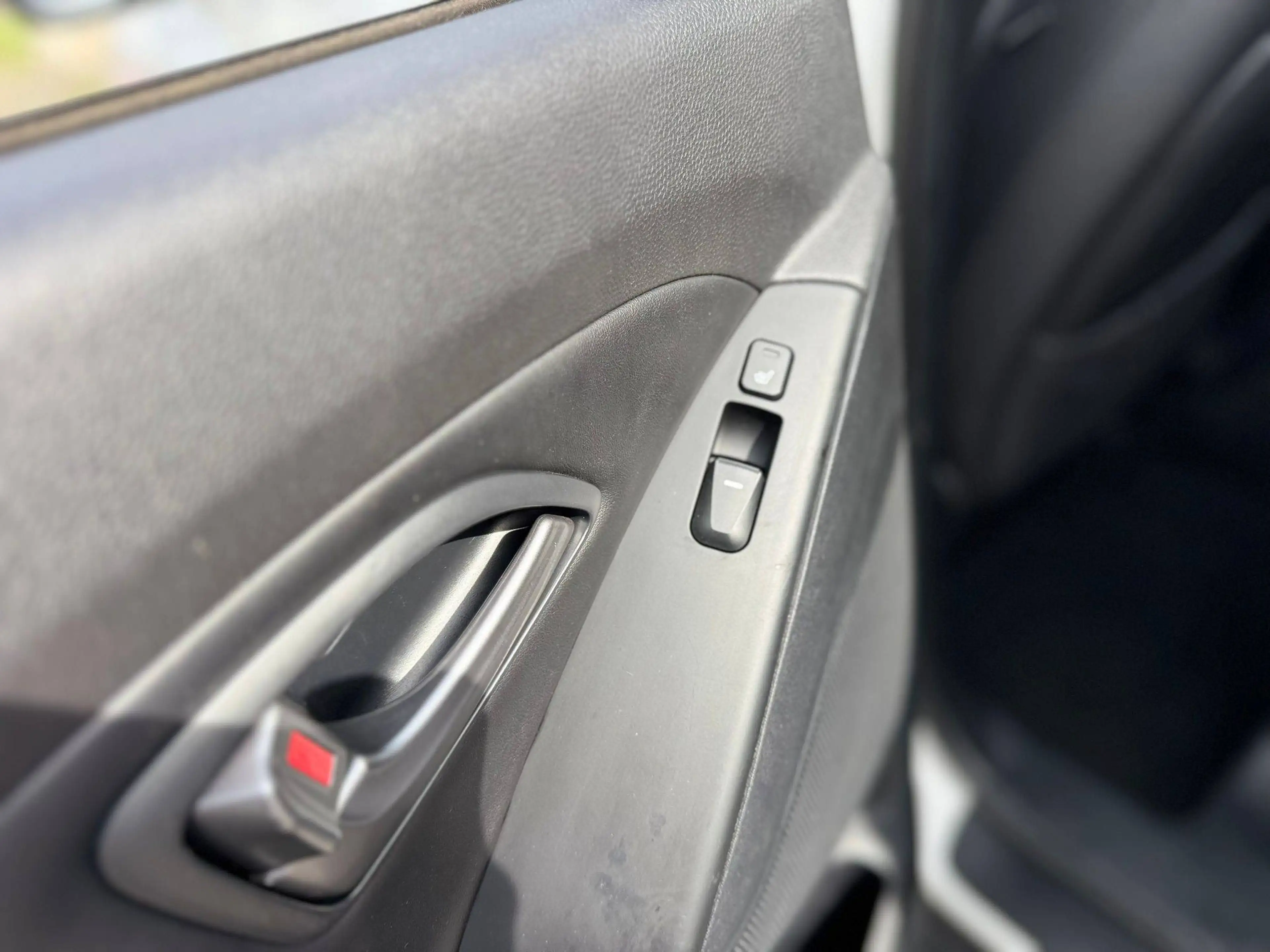 Hyundai iX35 FIFA World Cup Edition 2WD — photo 11
