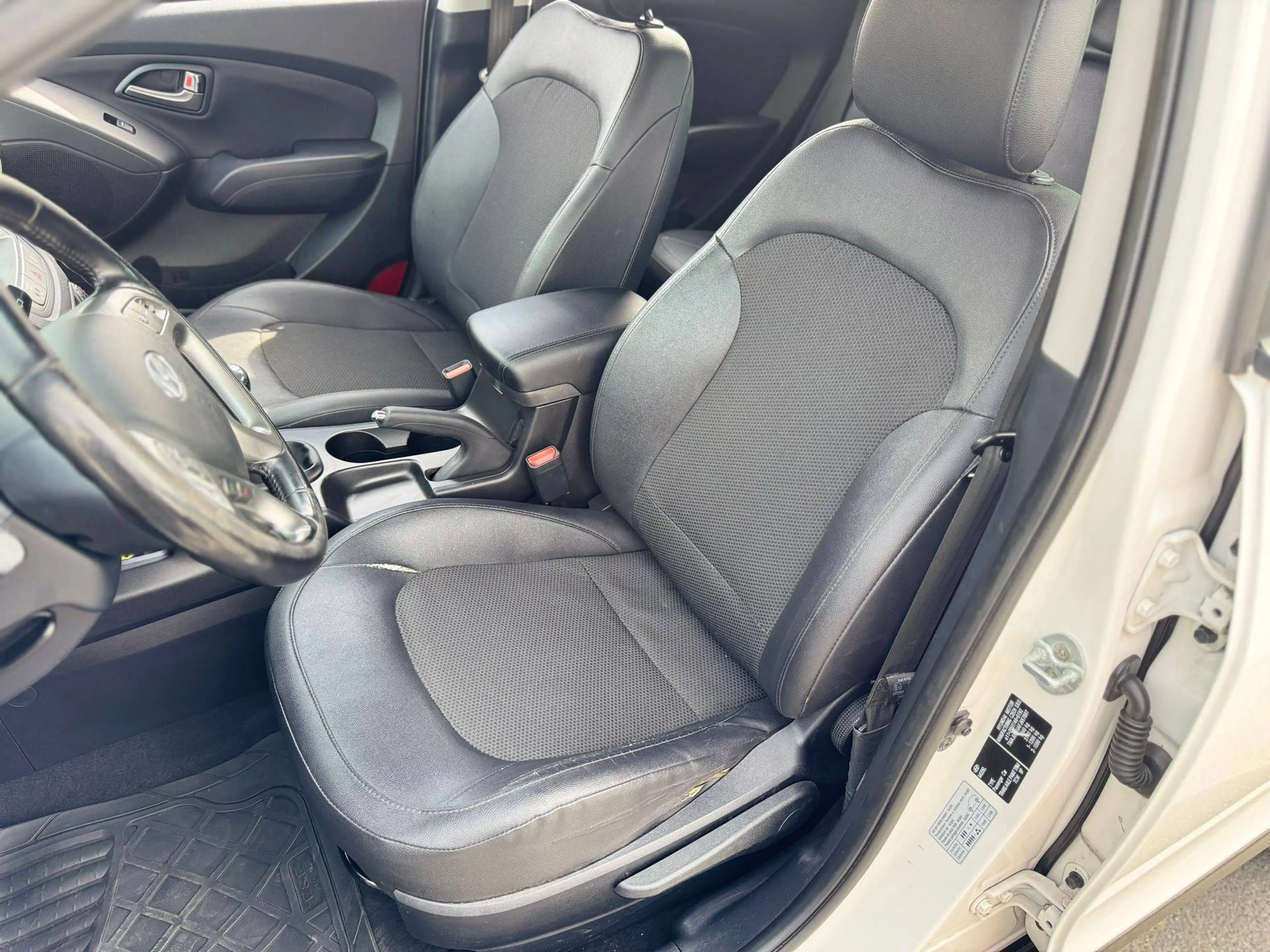 Hyundai iX35 FIFA World Cup Edition 2WD — photo 8