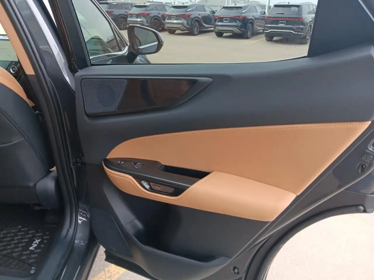 Lexus NX снимка Lexus NX