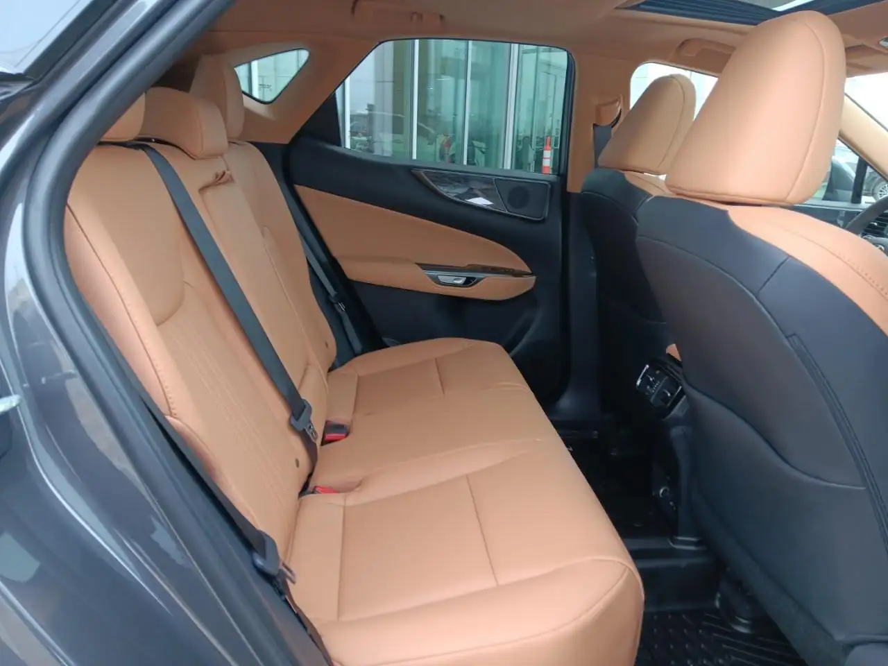 Lexus NX снимка Lexus NX