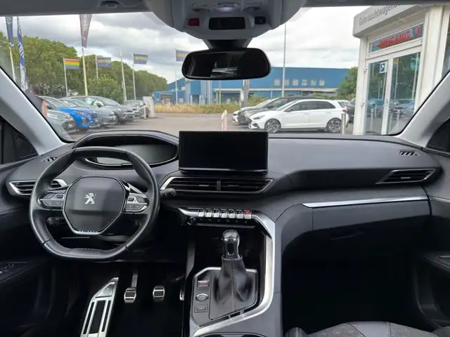 Peugeot 5008 view 10