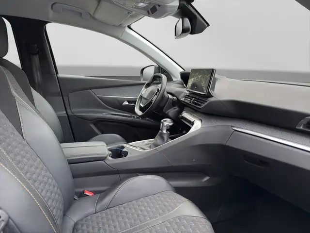 Peugeot 5008 view 9