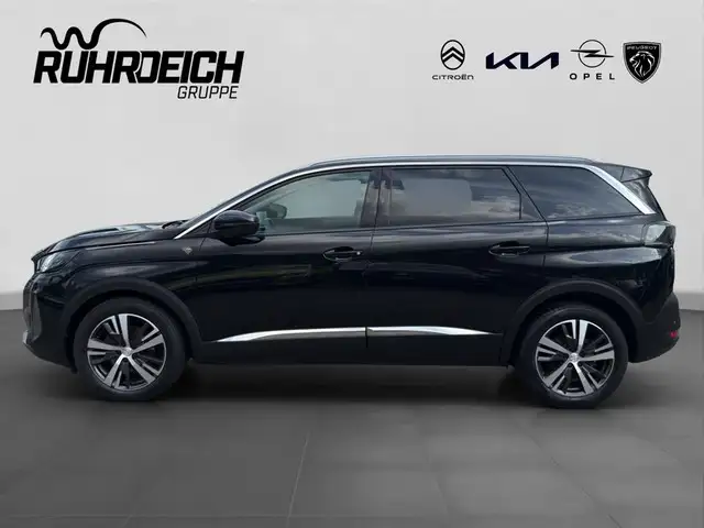 Peugeot 5008 view 2