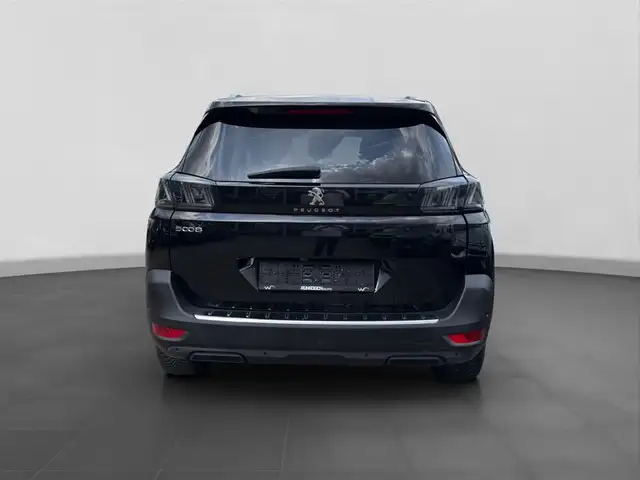Peugeot 5008 view 4