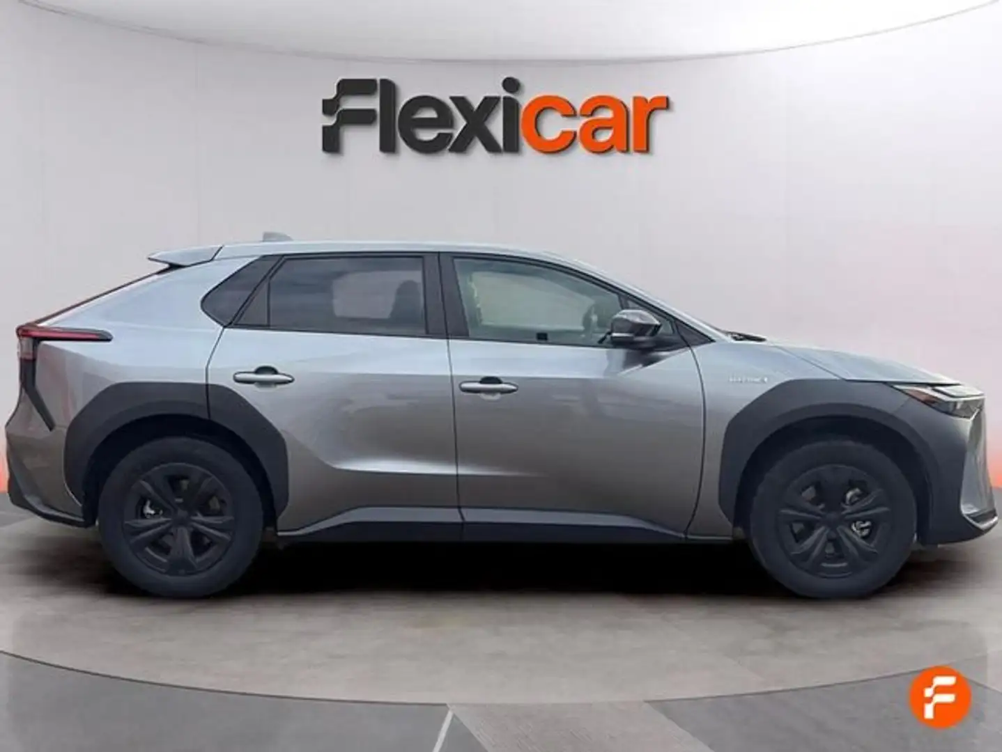 Toyota bZ4X 200E 4X2 Style Plus Gris - 2