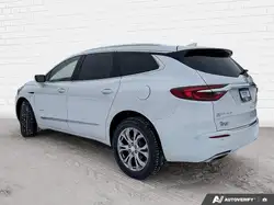 Buick Enclave снимка Buick Enclave