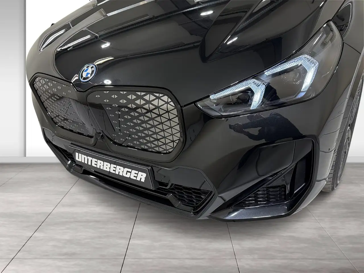 BMW iX1 eDrive20 M Sport Pro DA+ PA+ AHK HUD HK 6