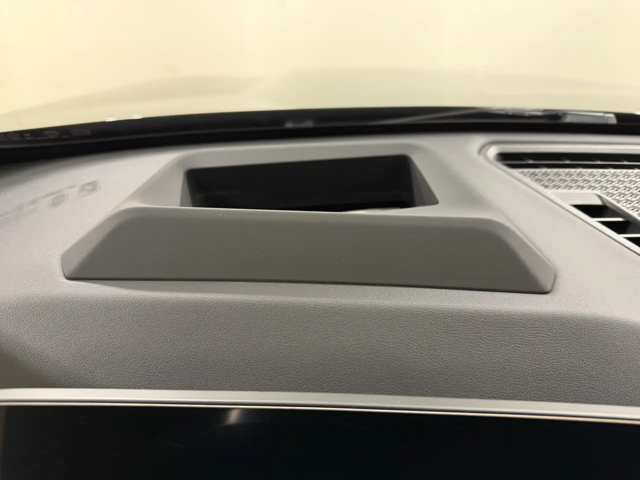 BMW iX1 eDrive20 M Sport Pro DA+ PA+ AHK HUD HK 16