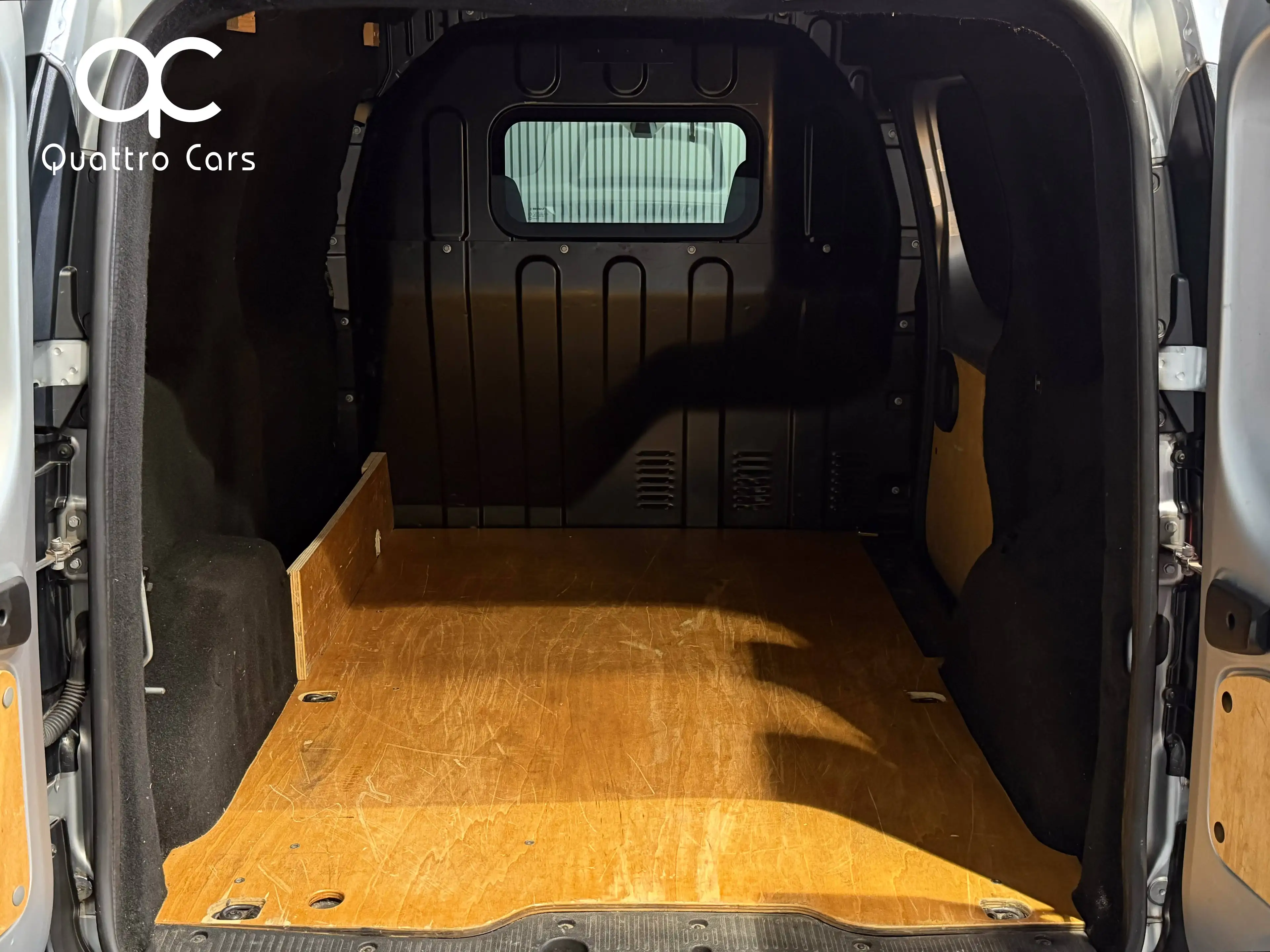 Renault Express Garantie 3 ans possible / 1.3 TCe / 1ère main / Attache remorque / Car Play — photo 15