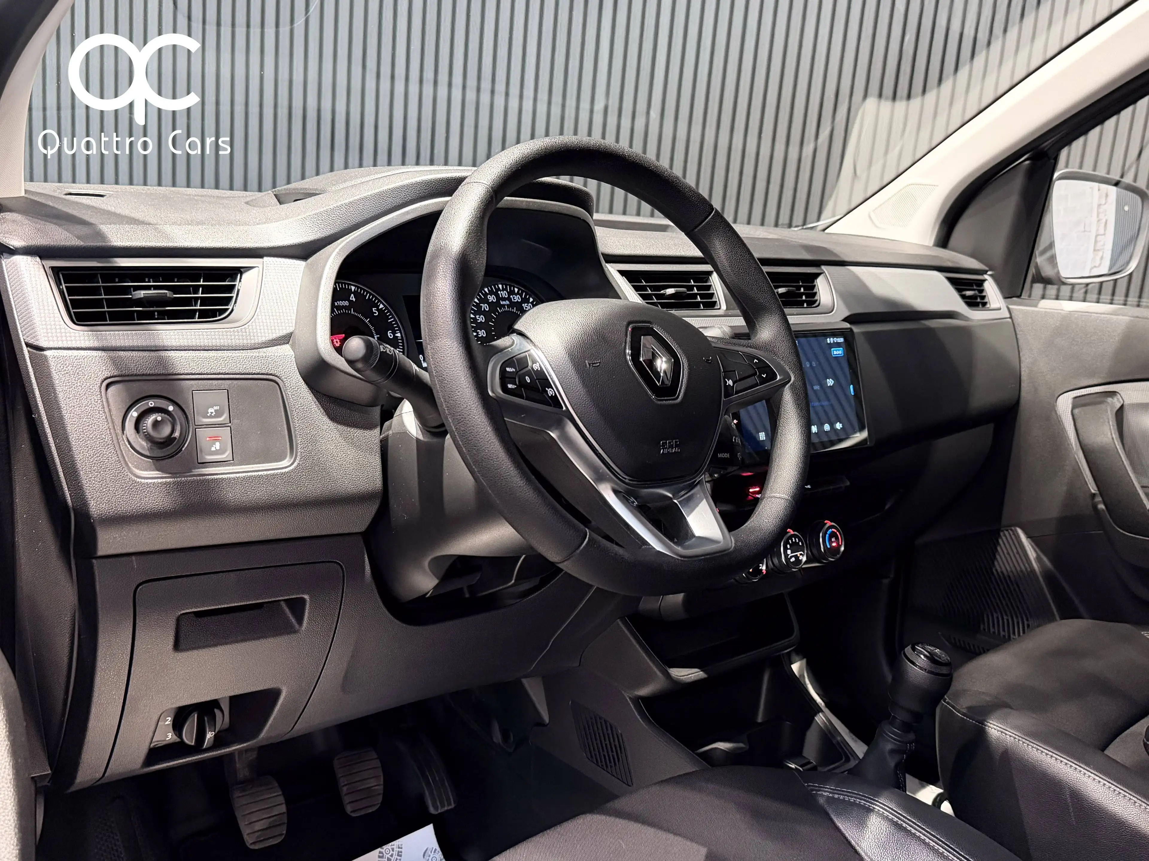Renault Express Garantie 3 ans possible / 1.3 TCe / 1ère main / Attache remorque / Car Play — photo 9
