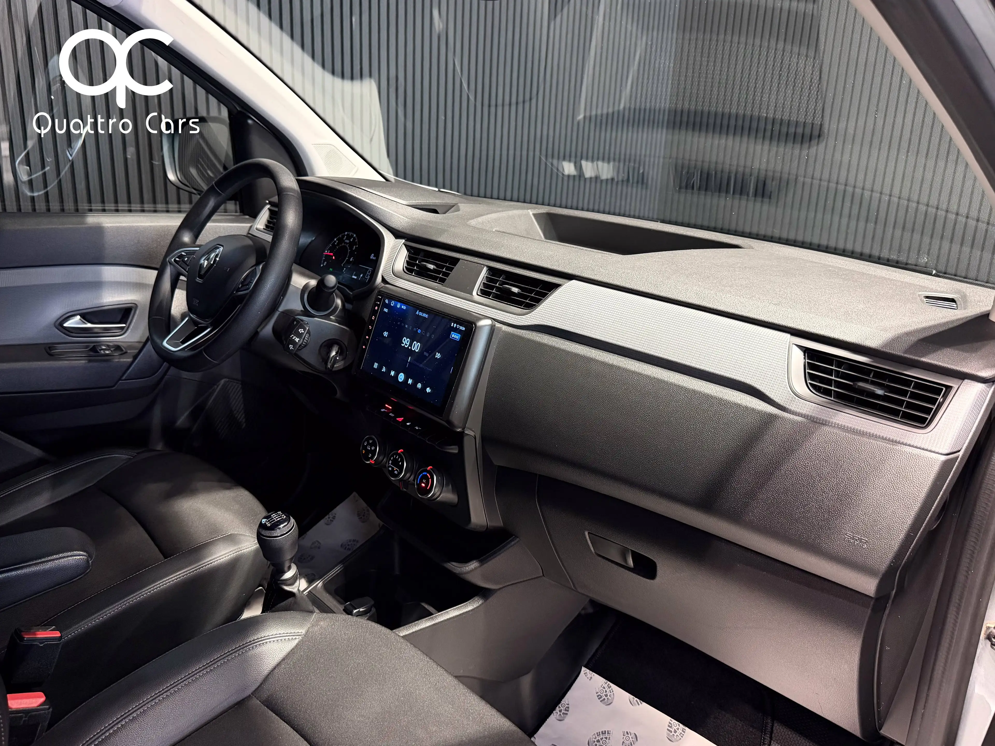 Renault Express Garantie 3 ans possible / 1.3 TCe / 1ère main / Attache remorque / Car Play — photo 12