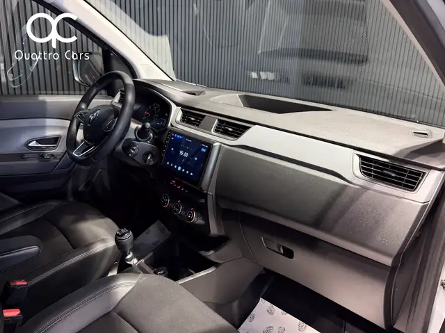 Renault Express view 12