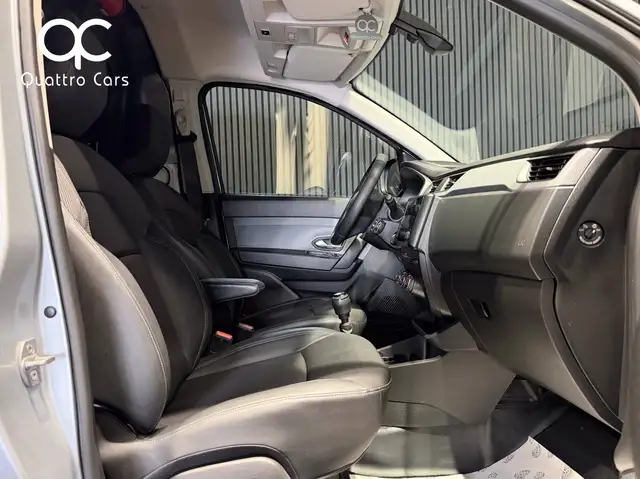 Renault Express view 11