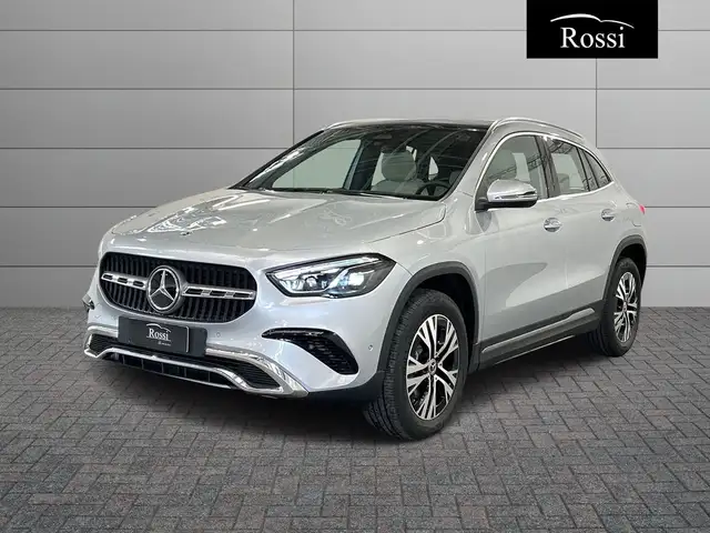 Mercedes-Benz GLA 180 d Automatic