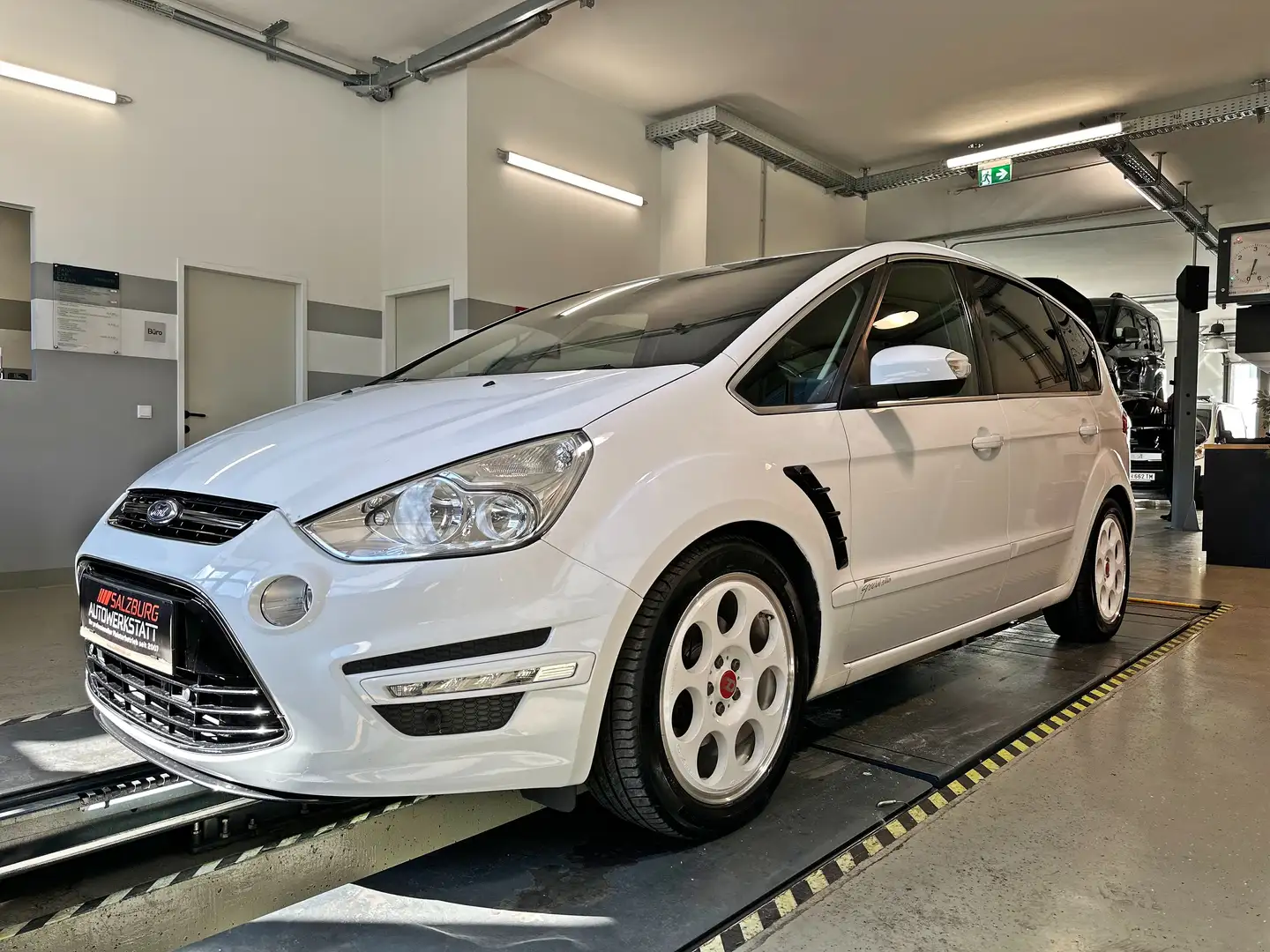 Ford S-Max Titanium 2,0 TDCi Special Edition | 8-fach | PDC Weiß - 2