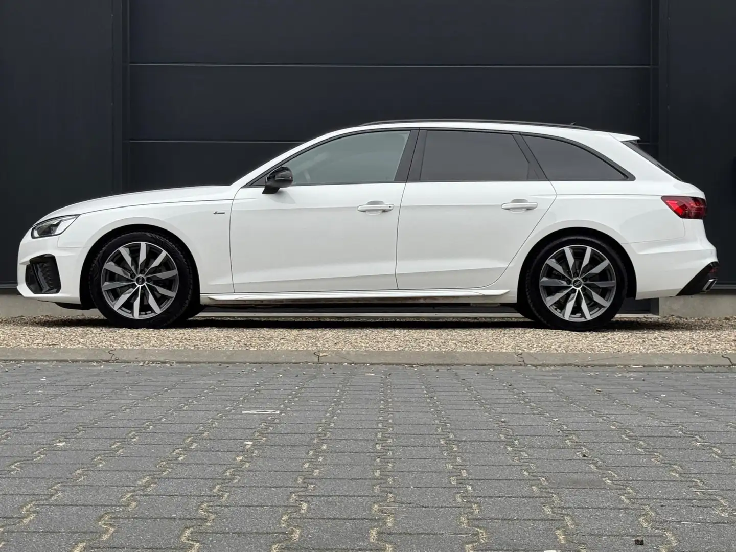 Audi A4 Avant 35 TFSI S edition Competition | NIEUWSTAAT! Wit - 2