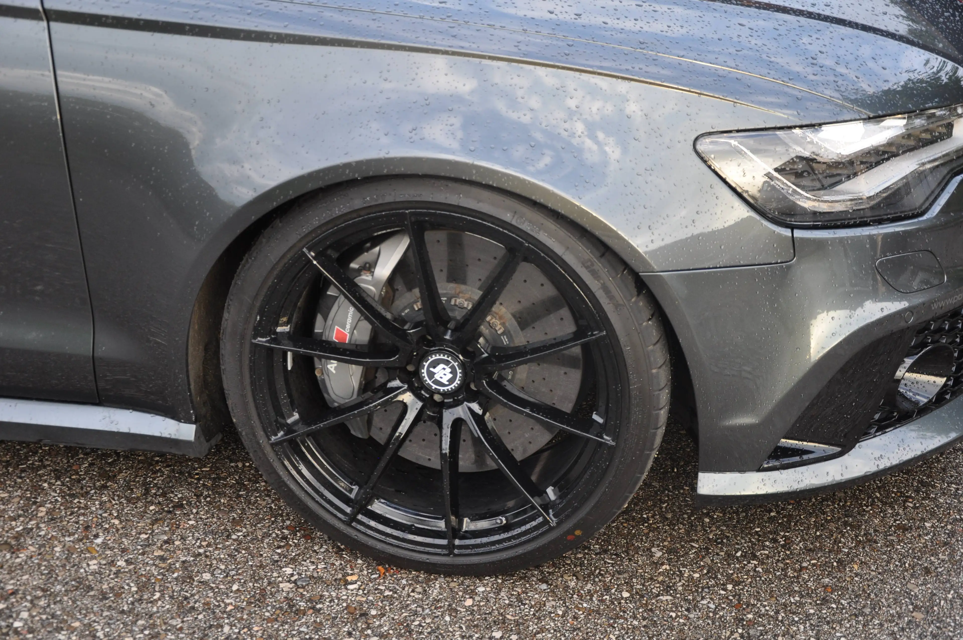 Audi RS6 A6 RS6 Avant 4,0 TFSI quattro Aut. Pano Bose Ceramic KW Milltek — photo 13