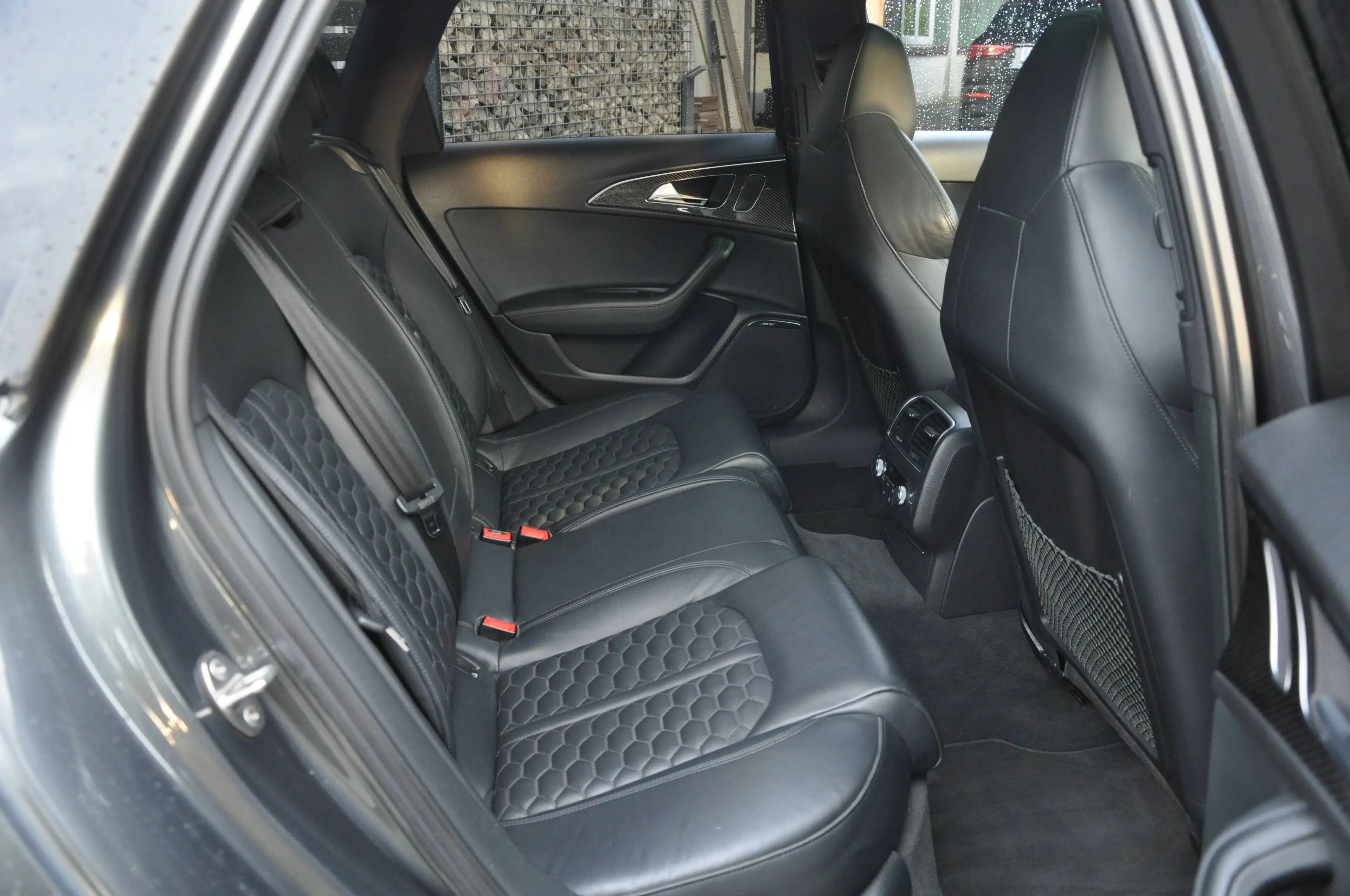 Audi RS6 A6 RS6 Avant 4,0 TFSI quattro Aut. Pano Bose Ceramic KW Milltek — photo 4